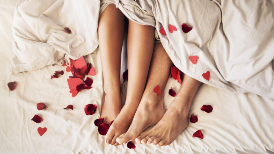 12 Sexy Valentine’s Day Ideas that Totally Beats an Overpriced Dinner